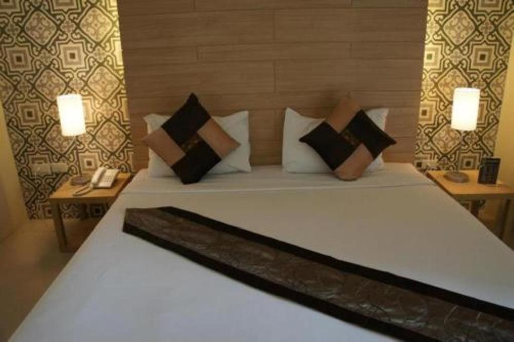 Chinotel Phuket Exterior photo